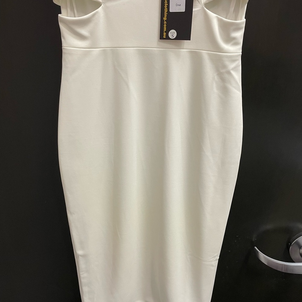 NWT Small White Form Fitting Dress 🕊 - Picture 4 of 14